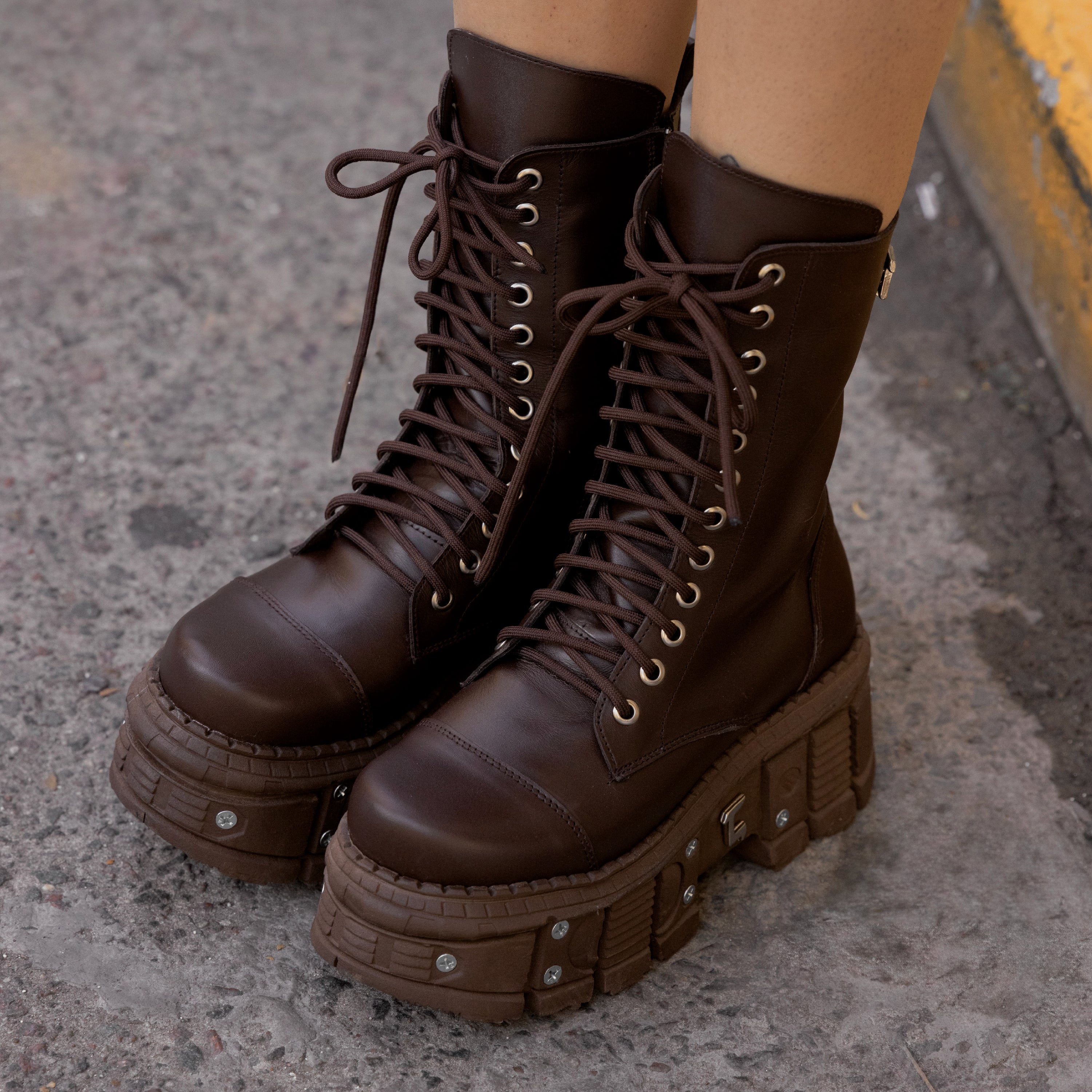 BORCEGO CROMO CHOCOLATE